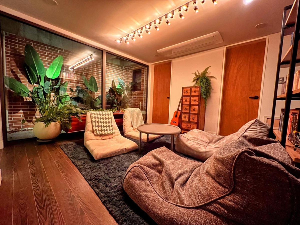 HHZib, homestay on a hill in the heart of Seoul - 'BEST SEOUL STAY 2024-25' by Seoul