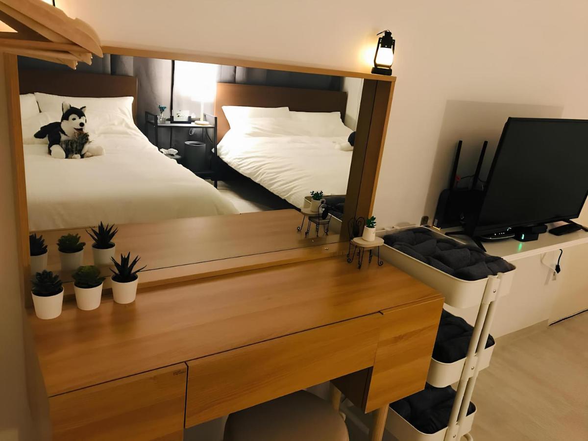 Smart Home -5 Min walk from Hongik Univ Exit3 2 Room, 3 beds ,MAX 6 PPL, 2nd floor