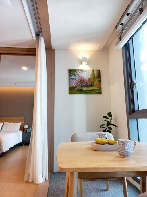 해운대 엘본 # Haeundae station 3min# sea 3min# high floor view# luggage storage# flexible checkin& out# family