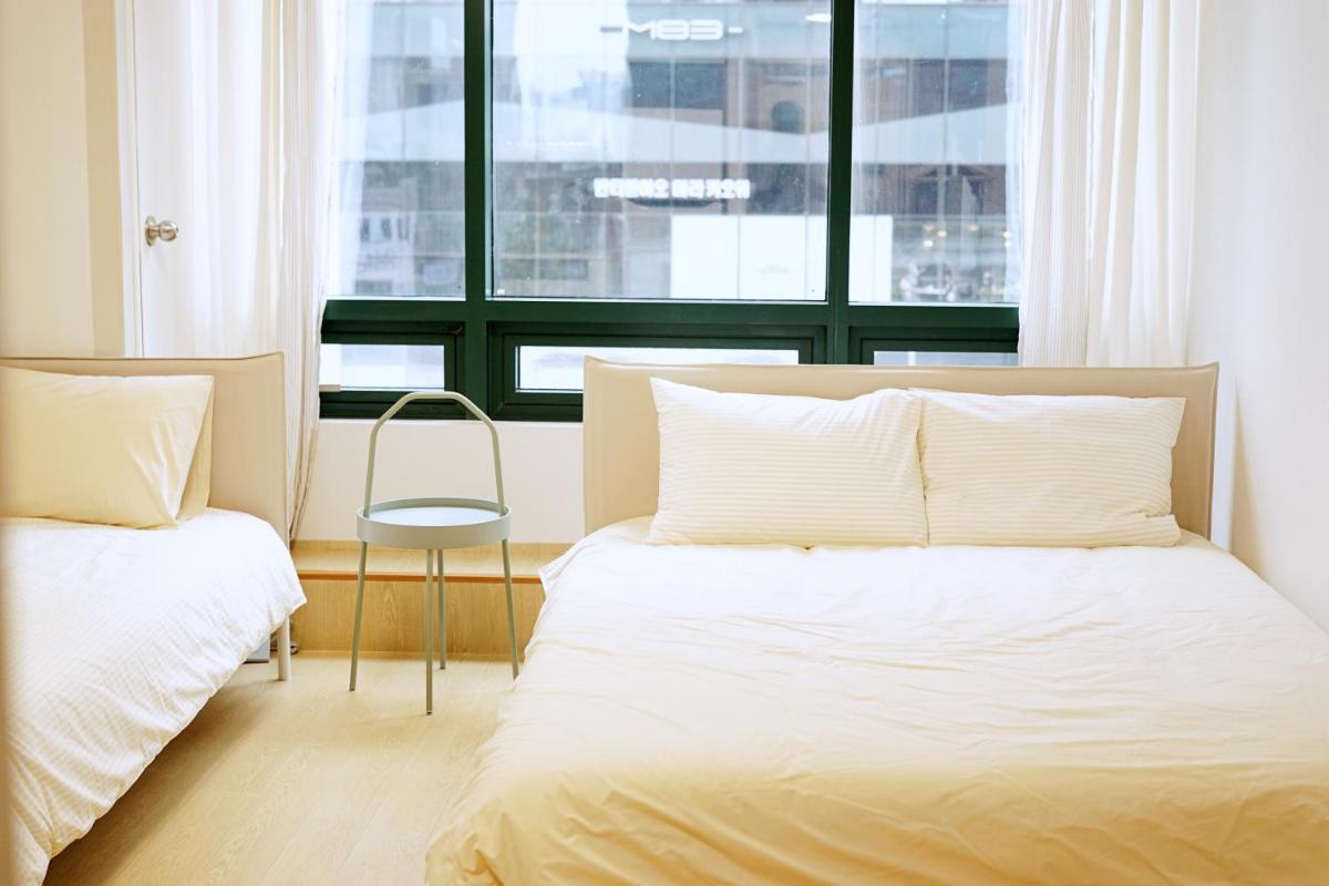 MINT CHACHA STAY - 1 min Walk to Hongdae Station - Free Luggage Storage