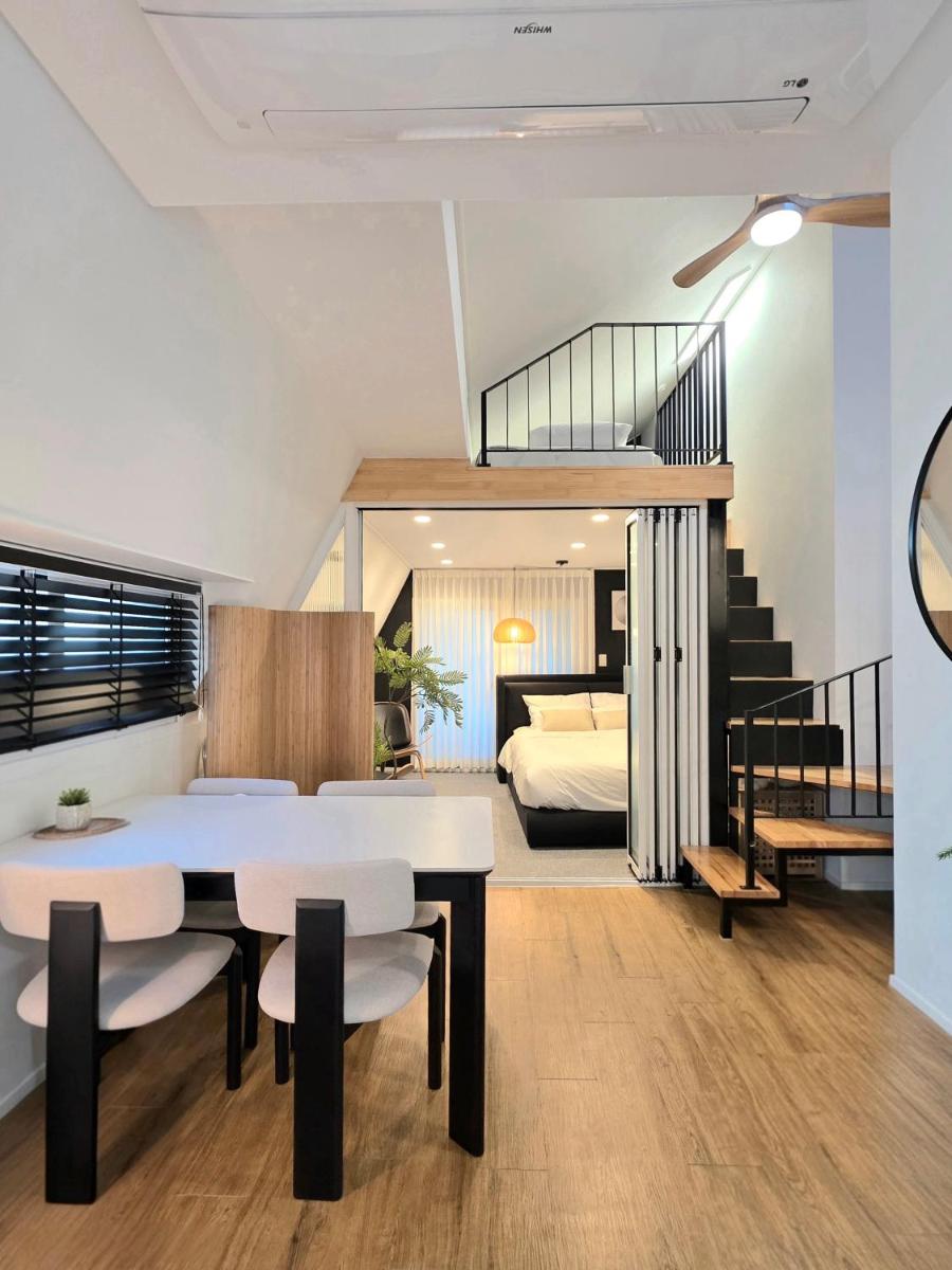 Hongdae 10mins, HapJeong 5mins, AirportBUS 5mins, Largo House SEOUL- Foreigner only