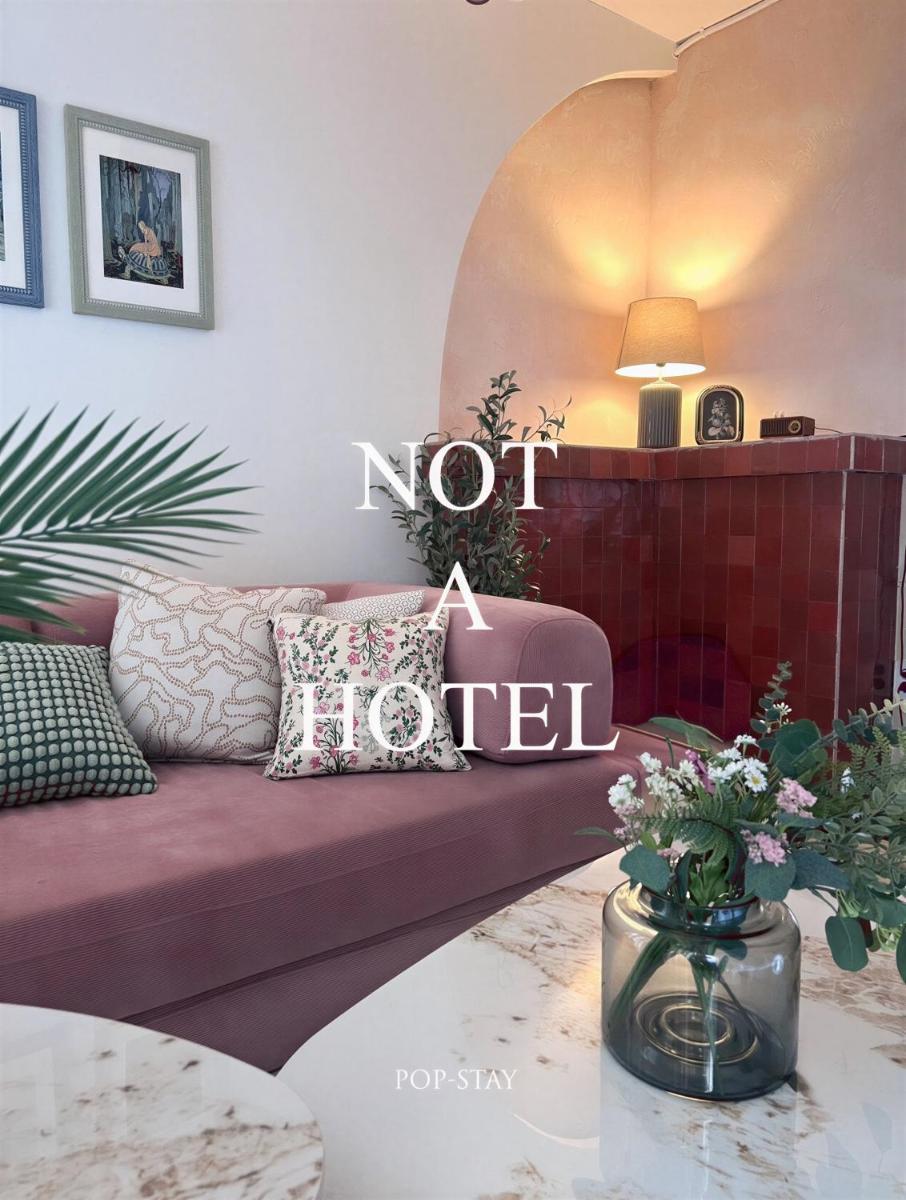 Jeonpo Cafe Street Near Seomyeon Entire House 2 Floors 7 Guests