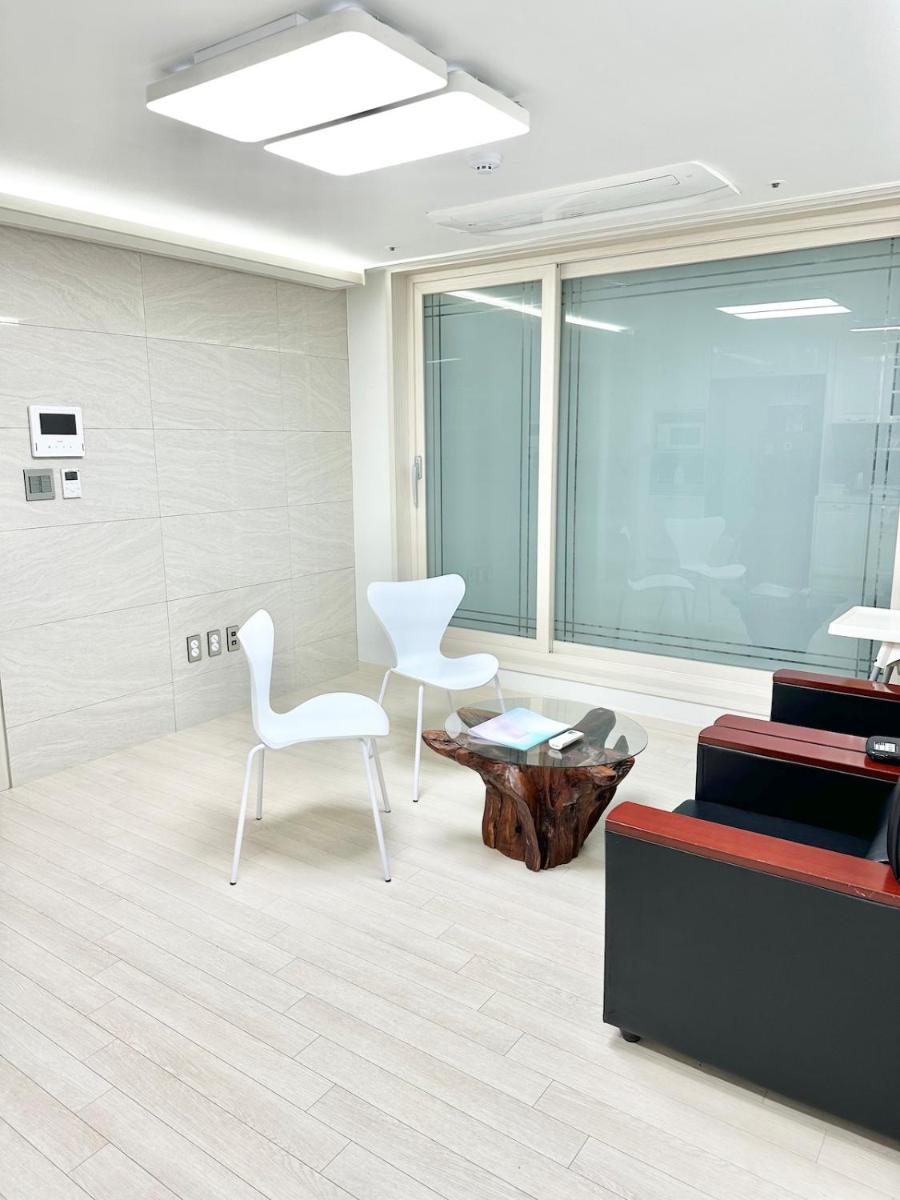 Seongsu Konkuk Univ Newly Built Apartment Family Baby Friendly Washer Dryer in unit