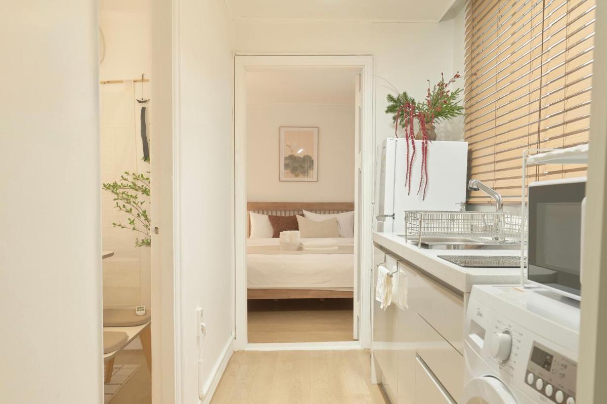 NEW Stay Rombus