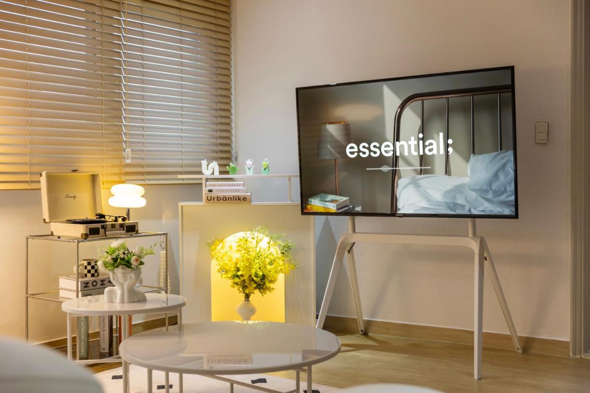Free pick-up, 4 Beds, near Gangnam, Hongdae, Subway 8 mins, Spacious